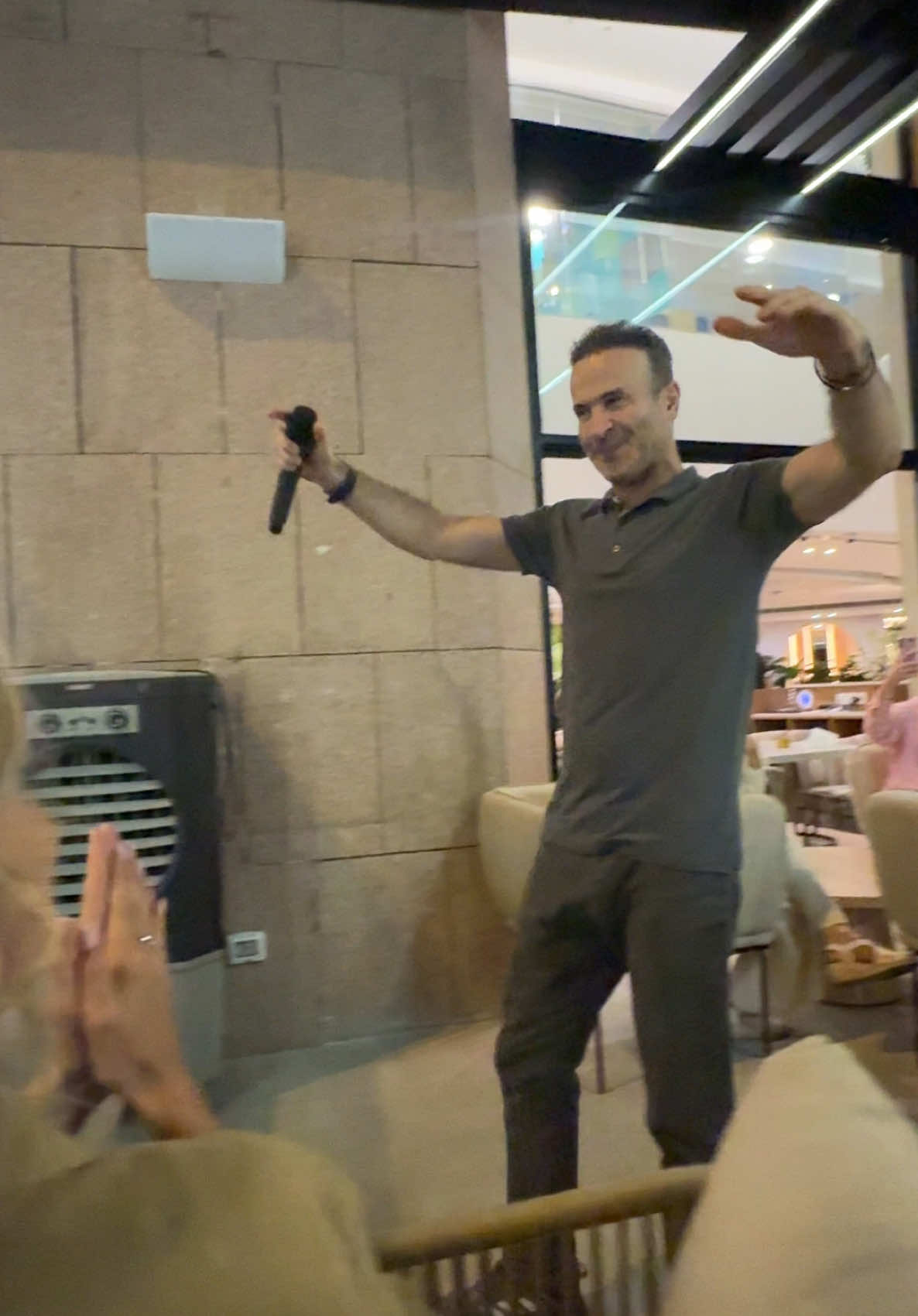An amazing surprise from Ayman Zbeib such a lovely singer and super humble.  #lebanon #beirut #vocohotel 