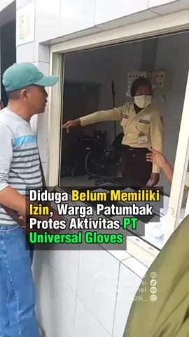 Warga Dusun I Desa Patumbak Kampung, Kecamatan Patumbak, resah dengan aktivitas pabrik sekaligus gudang penimbunan cangkang sawit milik PT Universal Gloves di Jalan Pertahanan. Fasilitas itu disebut sudah berbulan-bulan beroperasi meski diduga belum memiliki izin amdal dari Dinas Lingkungan Hidup. Keluhan warga sebenarnya telah disampaikan sejak awal pembangunan pada April 2025. Selain bau menyengat, warga juga terganggu dengan suara bising dan getaran alat berat yang bahkan menyebabkan sejumlah rumah retak. “Awalnya rumah kami sampai bergetar, sekarang malah ditambah bau busuk dan sumur berubah warna,” ujar salah satu warga. Respons Perusahaan Dinilai Tak Jelas Perusahaan sempat mengutus personalia untuk menemui warga, memberi bantuan sembako, dan menjanjikan keluhan akan disampaikan kepada pimpinan. Namun hingga kini, janji tersebut tak kunjung ditepati. Aktivitas bongkar muat cangkang, penyiraman desinfektan, dan penggunaan alat berat tetap berjalan, meski perusahaan berkali-kali berjanji menghentikan operasi sementara. Situasi semakin memanas ketika sejumlah warga yang memprotes justru dilaporkan ke polisi dengan tuduhan merusak alat berat. Warga menilai langkah tersebut sebagai bentuk intimidasi yang memperburuk suasana. Kuasa Hukum Warga Minta Aparat Turun Tangan Kuasa hukum warga, Riki Irawan SH MH, mengecam sikap perusahaan yang dianggap mengabaikan keluhan masyarakat. Ia meminta Muspika Patumbak, pemerintah desa, hingga pihak Polsek bersikap tegas dan tidak hanya membela kepentingan pengusaha. “Masalah ini tidak bisa diselesaikan dengan sembako lalu diam begitu saja, apalagi ada warga yang dikriminalisasi. Kami minta jalur mediasi dan restorative justice ditempuh, sementara perusahaan harus memenuhi tuntutan warga,” tegas Riki.  #pabrik #UniversalGloves #amdal #bobbynasution #gubernusumut @bobbynasution_ 