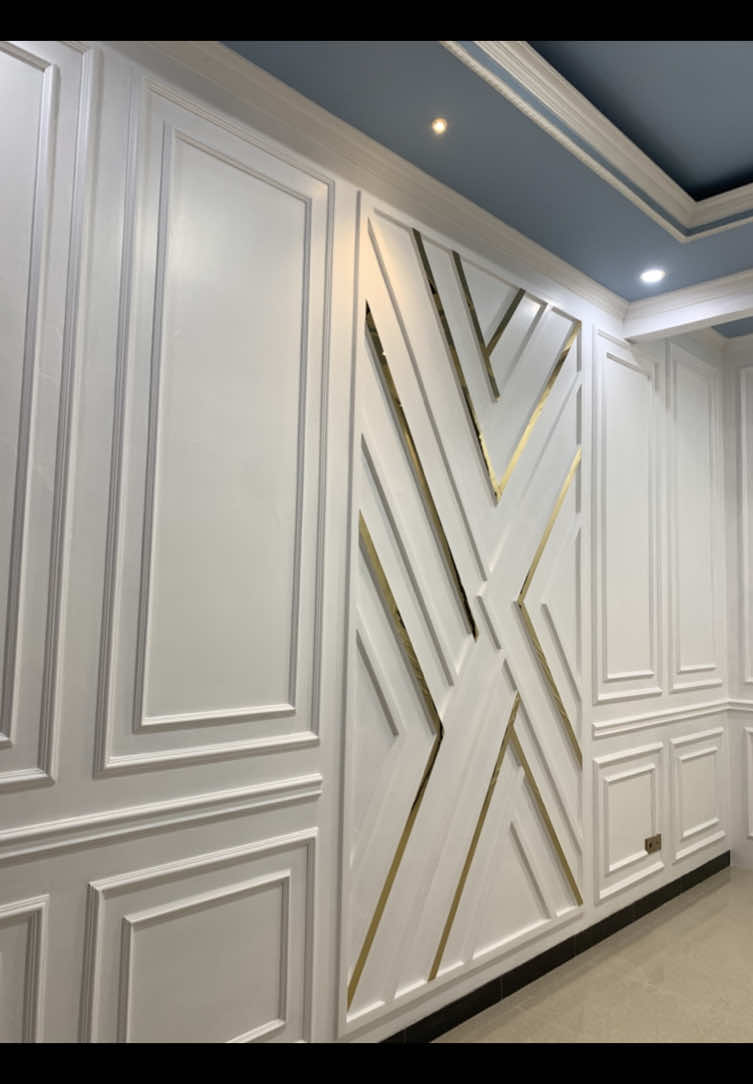 wallmolding gypsum moderin minimalis dengan sentuhan list gols yang akan menambah kemiwahan di dalam ruang tamu anda,untuk info dan reservasi bisa wa kami di bio profil😍😍 #wallmolding #ruangtamuminimalis #rumahimpian 
