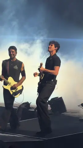 so fine. @Shawn Mendes #shawnmendes #concerts #shawnmendestour #fypシ゚viral #LanguageLearning 