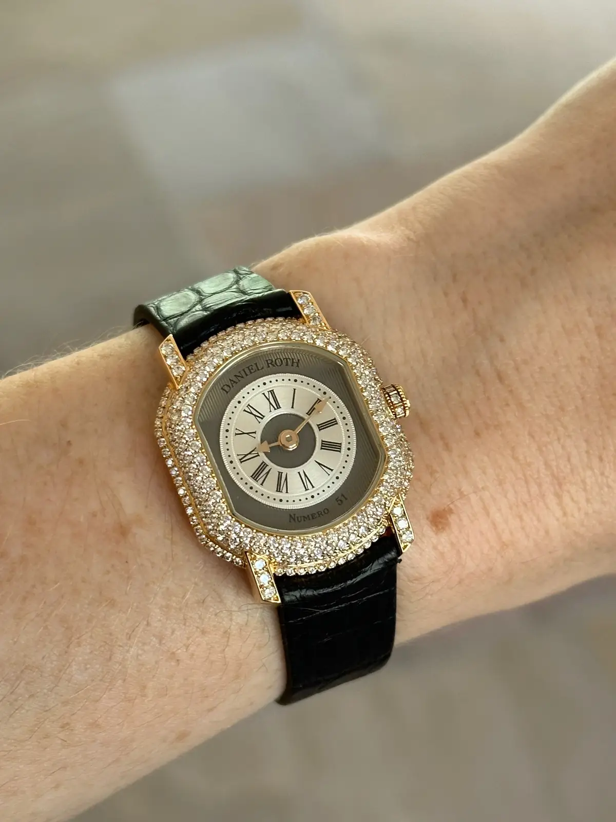 Available Now! 26mm diameter x 32mm lug to lug  #vintagewatch #diamondwatch #luxurywatches #vintagewatchesonly #watches #watchesoftiktok 