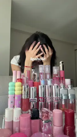 not even that bad😒 #lipgloss #lipstick #makeup 