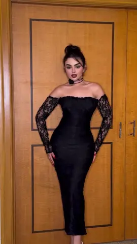 ✨ فستان أسود دانتيل شيك وأنيق ✨ لإطلالة تخطف الأنظار وتبرز أنوثتك بجاذبية لا تُقاوم 💃 الخامة فاخرة ✨، التصميم راقي 👗، مناسب للسهرات والمناسبات الخاصة 🌙 كوني مميزة دائمًا مع قطعة أساسية في دولابك الأسود الأنيق � #الكويت #الكويت🇰🇼 #kuwait #كويتيه💙🇰🇼 #كويتيات 