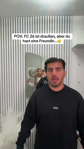 FIFA oder Freundin?🤣#couplecontent #fyp #fc26 #selinaundharoon #couple 