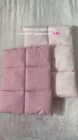 The perfect puffy laptop sleeve in the cutest new baby pink shade😍 @Comfyable Direct #comfyable #laptopsleeve #laptopcase #laptopaccessories #pinkaesthetic 