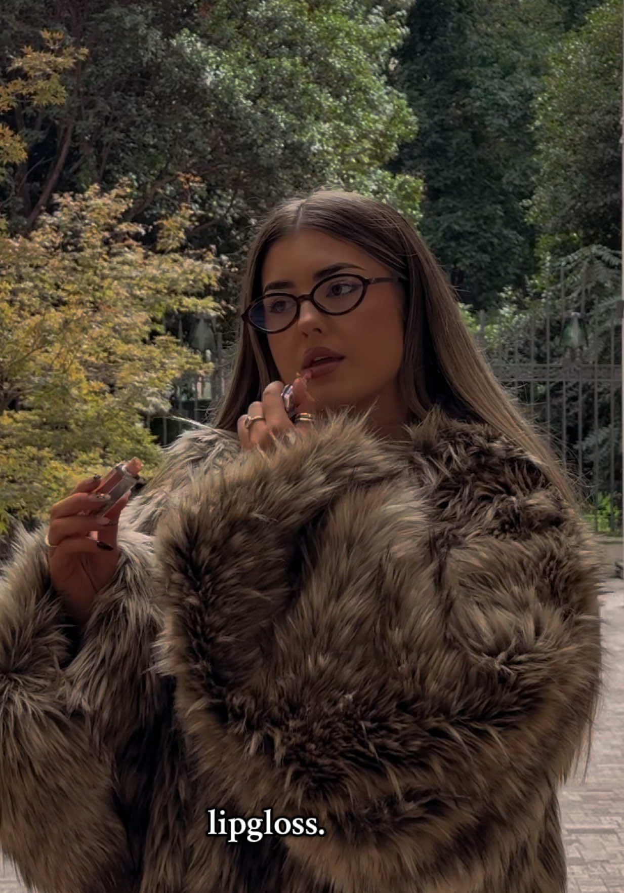 Replying to @🫧 lipgloss🍂☕️🪵 (preferably the @KIKO Milano 3D hydra Xtreme plumping lipgloss) #fyp #fullglam #autumn 