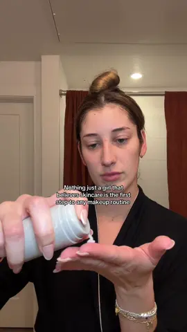 Skincare is the FIRST step in my makeup routine 👏🏼  . Just a reminder that the skincare you use to prep your face with is the most CRUCIAL part of any makeup routine. I’ve been hooked with products @rhode, including below what I’ve been using lately: . 1.) Peptide Glazing Fluid 2.) Glazing Milk 3.) Barrier Butter 4.) Lip Peptide Treatment . Available at @sephora ✨ . . #rhodebeauty #rhodeskin #rhodeskincare #premakeup #makeupprep  