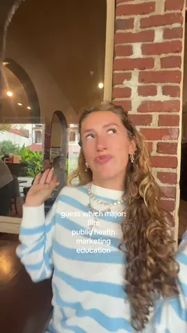 the roomies r on the town @ella🧘🏼‍♀️ @Gillywilly @liv #guessthemajor #major #roomies #fyp 