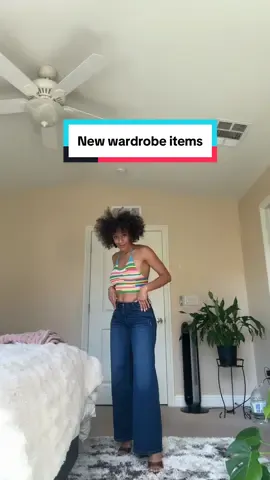 The top is from FN. and the jeans from are linked above. I got a size 25. I’m usually a 26-27. Super stretchy. And accents the curve perfectly. #chellylashun #wardrobe #jeans 