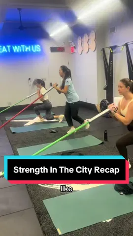 Sunday strength, NYC style 💪🏙️ Full-body lifts, big city energy. Join me Sundays at 10AM for Strength & the City — where we get strong together. #StrengthAndTheCity #NYCFitness #SundaySweat #nycworkoutclass #nycworkout 