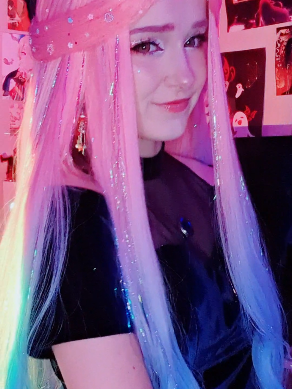 Posting while on my lunch break 😌 . #mizi #mizialienstage #mizicosplay #alienstage #alienstagecosplay 