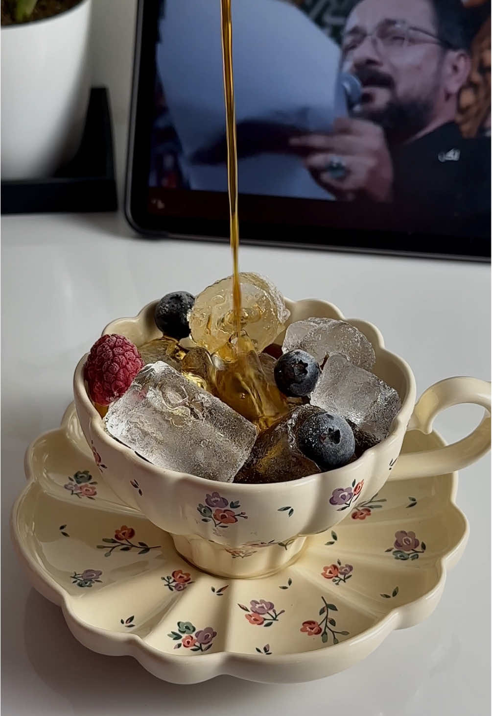 أنا مسلمك أموري ولايذ بسدك❤️‍🩹 | #your_coffee #اكسبلور #بلاك_ستامب #فلوق_الجمعة #قحطان_البديري 