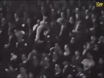 في لحظة ابداعية سحب منها صيحات الجمهور  ويصبح المشهد الأكثر تأثيرا في الجمهور ما دار بين كوكب الشرق وعازف الناي سيد سالم، وذلك عندما خرج في إحدى حفلات أم كلثوم بشكل مفاجئ عن النوتة🎵🎶🎶🎶🥰🥰