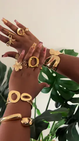 Bling it on✨ Jewellery readily available. +260772130988 fashion ring k150 Chunky bangles k210 #jewelrybusiness #fashionrings #chunkybangles #jewelrytiktok #smallbusinessowner 