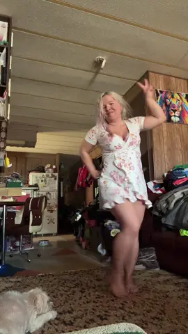 Sabrina dance! #tiktokdance #sabrinacarpenter #gogojuice #sabrinadance 