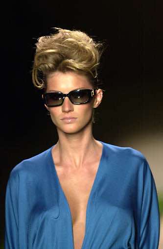 #giselebündchen for #versace spring/summer #2001 