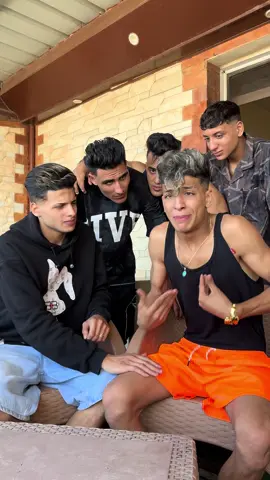 ‏مش أنا بس اللي خدتو😂😂😂#اوشافتله 