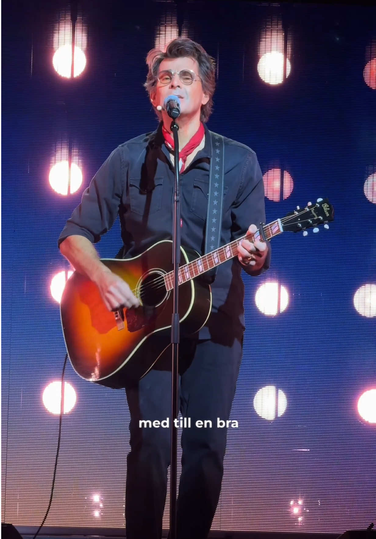 Så kul 🤩 TACK Niklas för att jag fick komma på din föreställning 🤩🎶🎸🎤 #jordgubbsprinsessan #fördig #fyp 