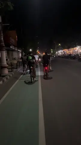 night trip in kebumen                      #computerbike #sepedafederal #kebumen24jam #fyp 