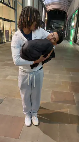 Divorced dad wins custody of son🥹 #fyp #emotional #westyorkshire #trinitywalk #wakefield 