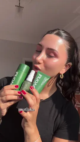 Cam gibi bir cilt için benim favorim Lunova 3lü bariyer güçlendirici seti🫶🏻 reklam değil #cilt #ciltbakım #parlakcilt #camcilt #fypviralシ 