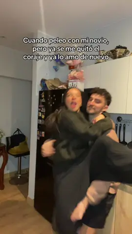 Se pasa rápido el enojo😂 @Alex  . . . . . . .  #humordeparejas #comedia #couple #novios #humor 