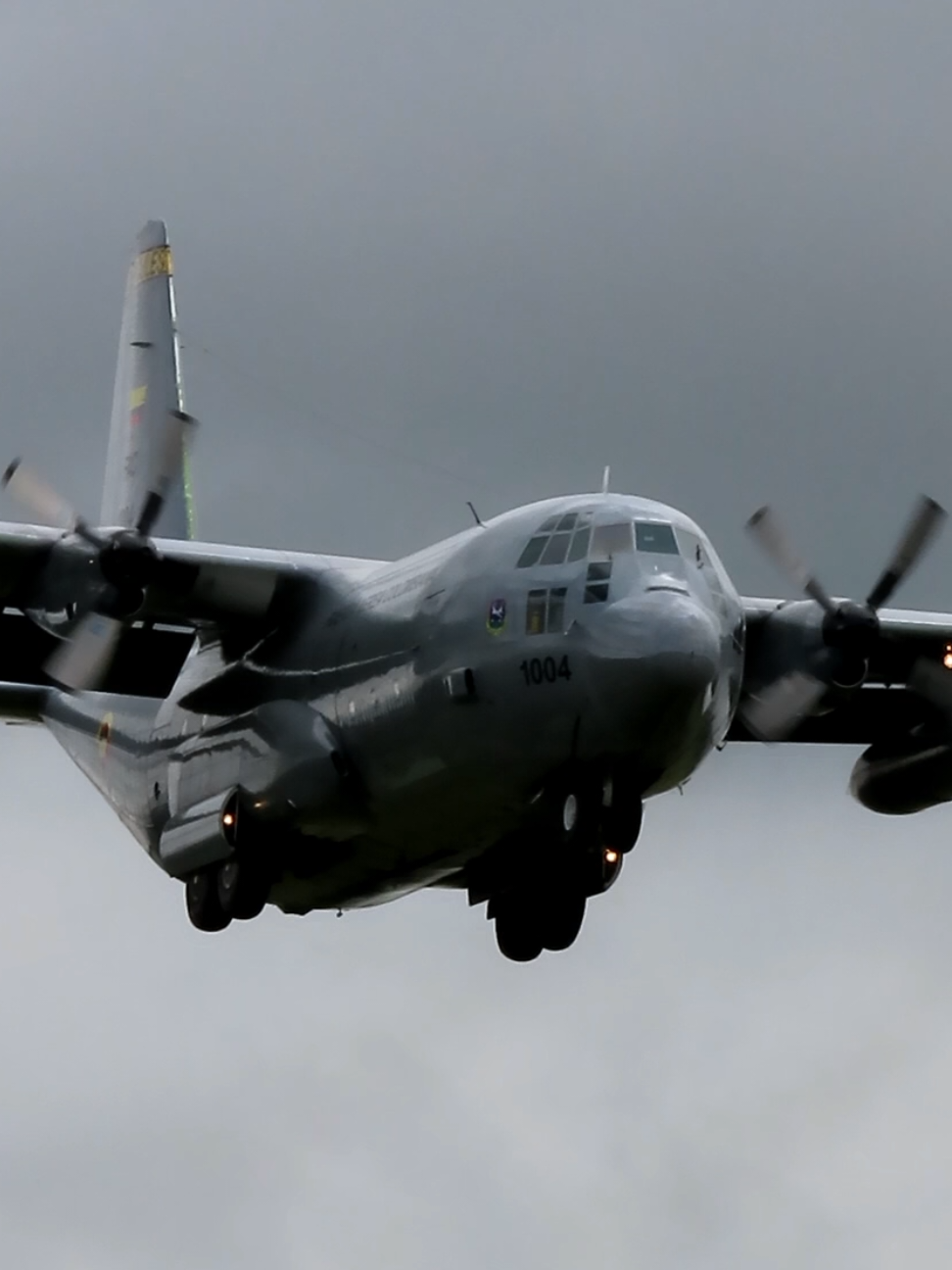 El legendario C-130 Hércules de la Fuerza Aérea Colombiana 🇨🇴 #military #hervules #avgeek #colombia
