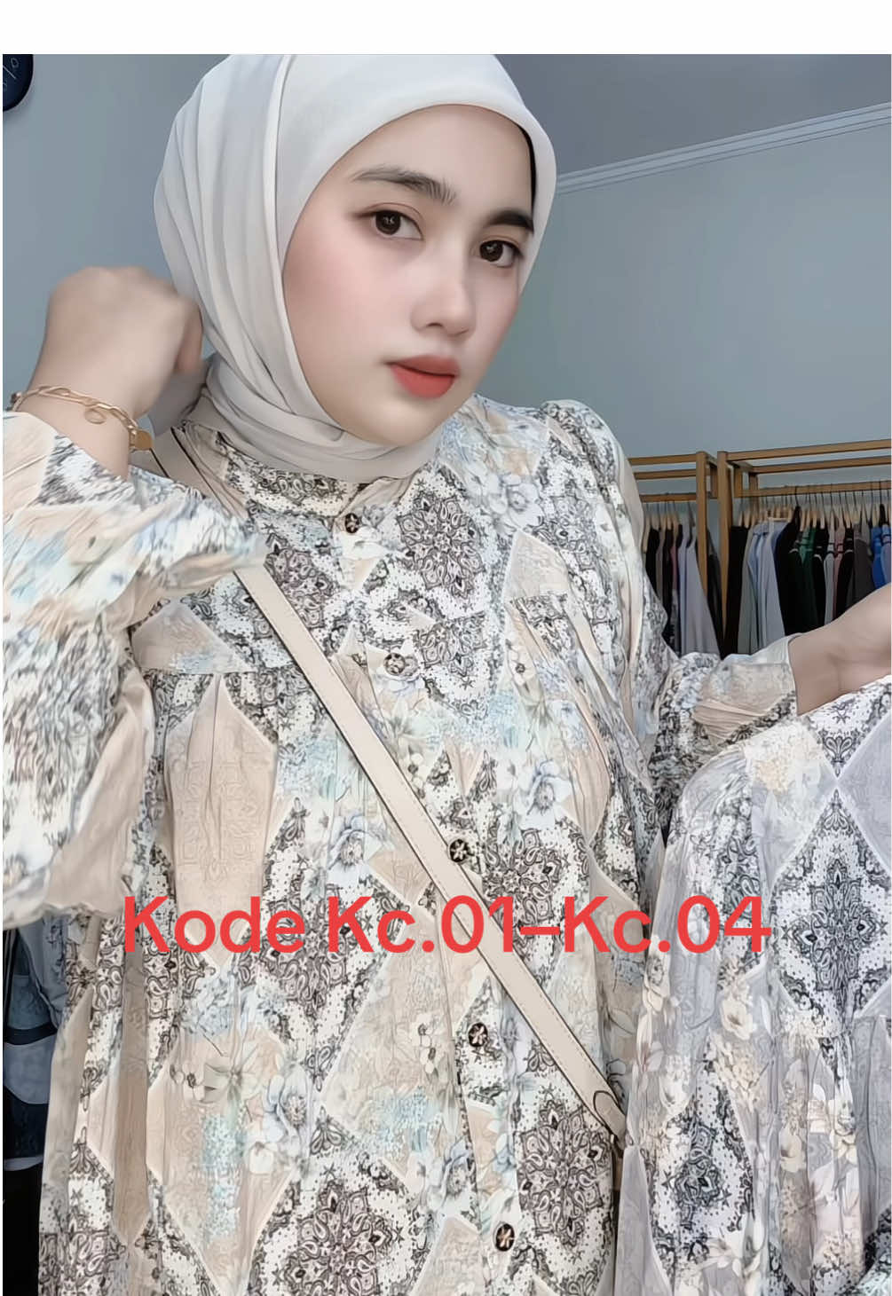 Hallo bunda2 model baru kita udah keluar ya, akun ku lagi kena planggaran jadi Klw misalx ngk ad pemberitahuan k kakk Klw aku live , boleh liat live aku tiap jam 11 malam ya kakk atau siang jm 9.30 dan jam 13.00 terima kasih 