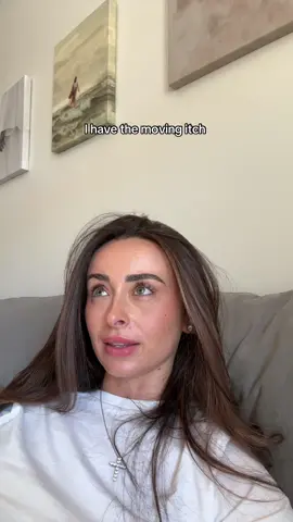 I literally kid you not I bought a house when I was 22 and sold it one year later 😂 that’s how much I love moving #moving #spontaneous 