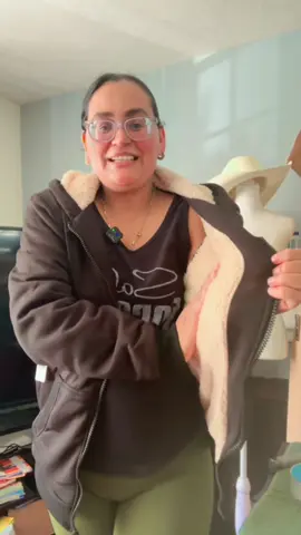 Sudadera con capucha para mujer, de corte regular y peso pesado, con forro polar Sherpa#oversizedhoodie #zipuphoodie #essentialshoodie #cloudziphoodie #tiktokshopcreatorpicks 