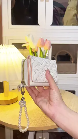 So pretty and classy💕 #wallet #walletforwomen #affordablewallet #tiktokaffiliate #fypシ゚viral🖤tiktok 