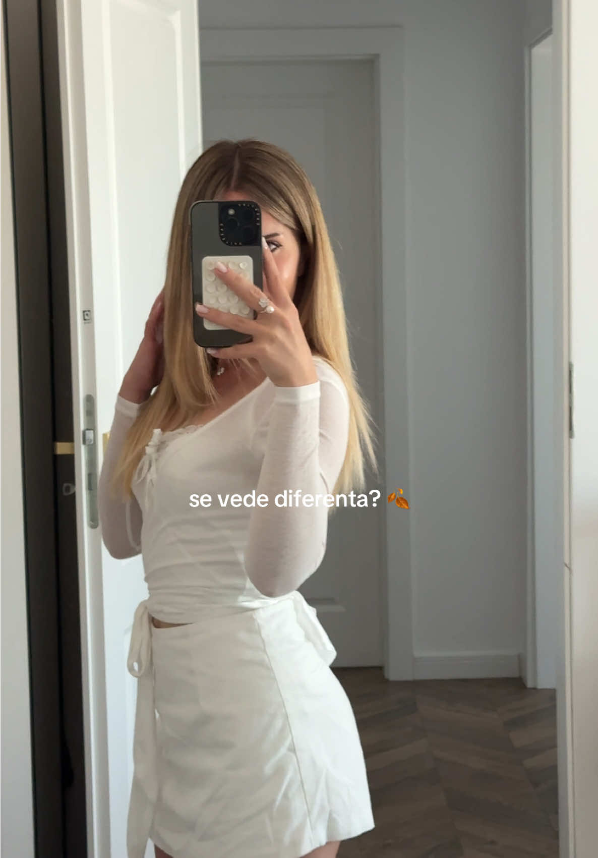 Nota 10 din partea mea pentru acest par superb 🥺⭐️✨🍂 #haircolor #bleach #cumsaport 