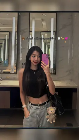 💞: Selfie, teddy 🧸🪞✨ #outfitcheck #mirrorselfies #niyunmi #blacktop #bluejeans 