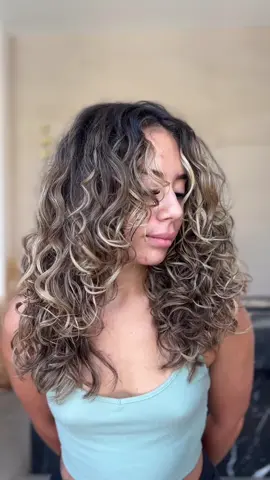 Curly cut 🤍 #orlandocurlspecialist #orlandocurlycut #fyp #orlandocurlyhairstylist @SalonCentric @Cosmo Prof Beauty @behindthechair.com @theivorysalonorlando 