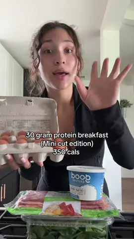 30 grams of protein and 350 calories ?! Hello  #caloriedeficit #highproteinmeals #fyp 