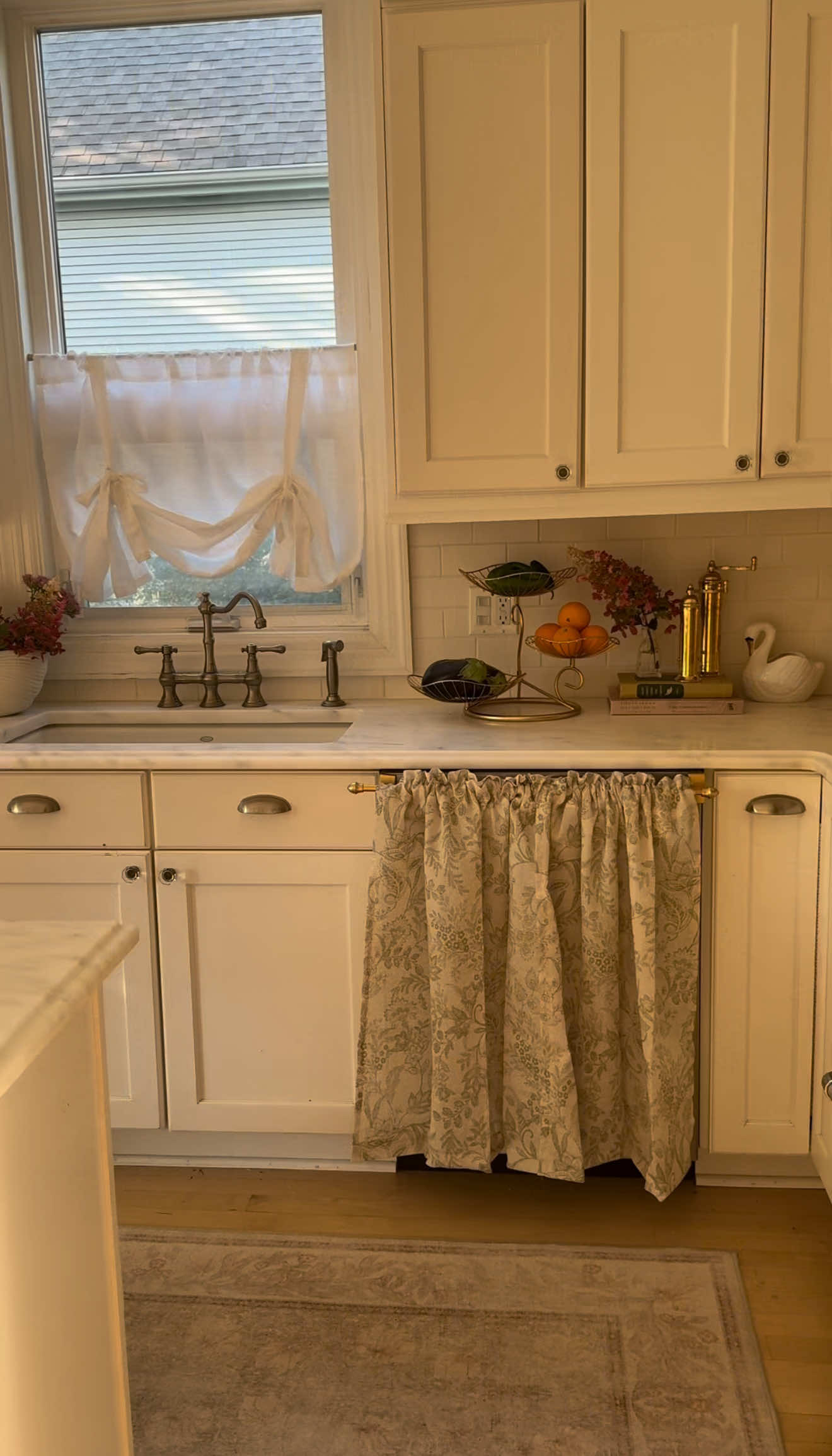 okay are you trying this or no?! inspo from the lovely @Mallory 🎀 #Home #kitchen #inspo #vintage #decor 