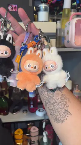 & they’re even cuter in person 🙂  #pinforlove #pinforlovethemonster #pinforlovependant #review #phonecharm  