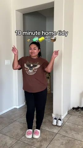 10 minute home tidy 🧹🧼🧽🫧🧺 #CleanTok #cleaning #homereset #cleanwithme 