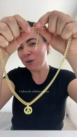 #goldjewerly #initialnecklace #necklaces #ideaderegalo #aidy_hdez 