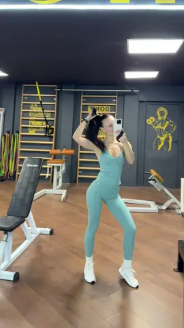 #gym #foryou #GymTok #fitnessgirl #fit 