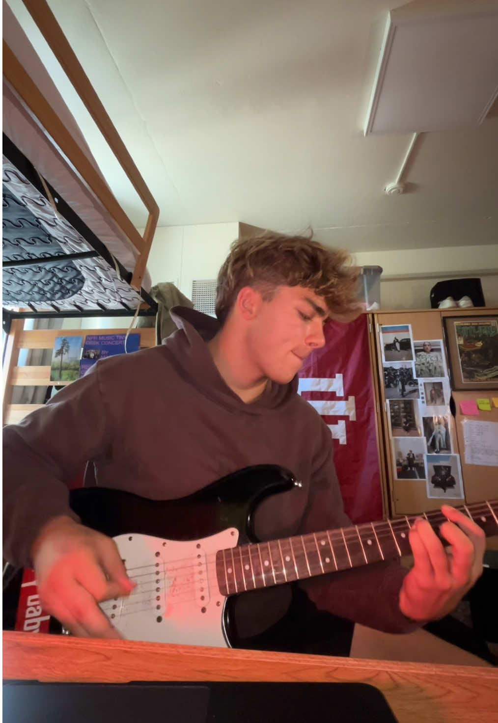 It’s a little messy but that’s ok #fyp #guitar #theweeknd #thehills #IU