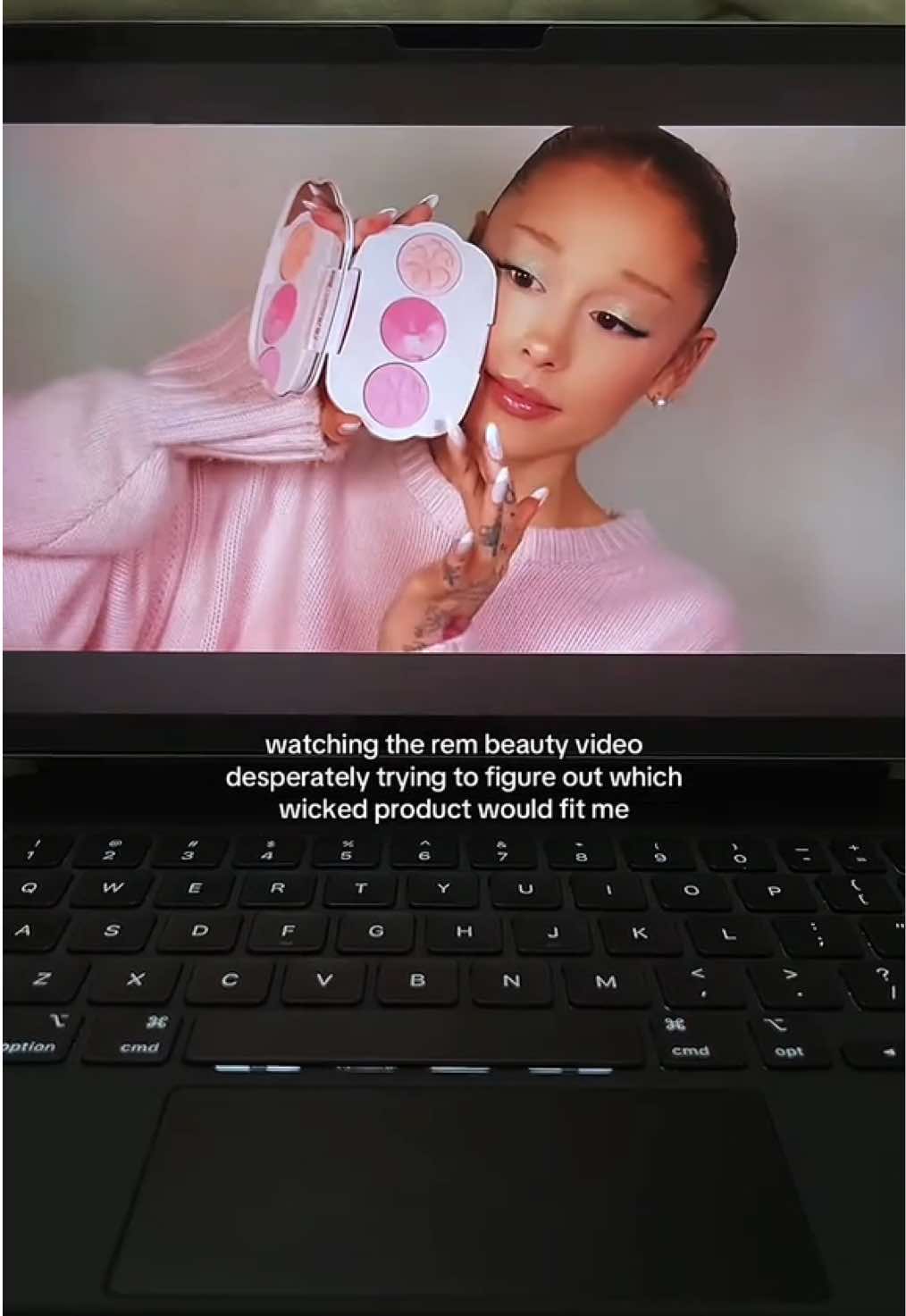 this collection fits act 2 of wicked so well 💗 it's so pretty 🥺 @r.e.m. beauty @Wicked: For Good @arianagrande #wicked #musicals #beauty #makeup #makeuptutorial 