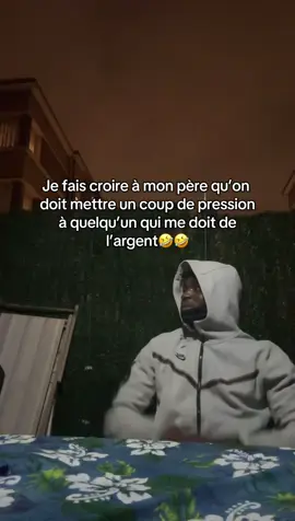 J’espère il va pas voir la vidéo 🤣🤣#pourtoi #fyp #papa #prank 