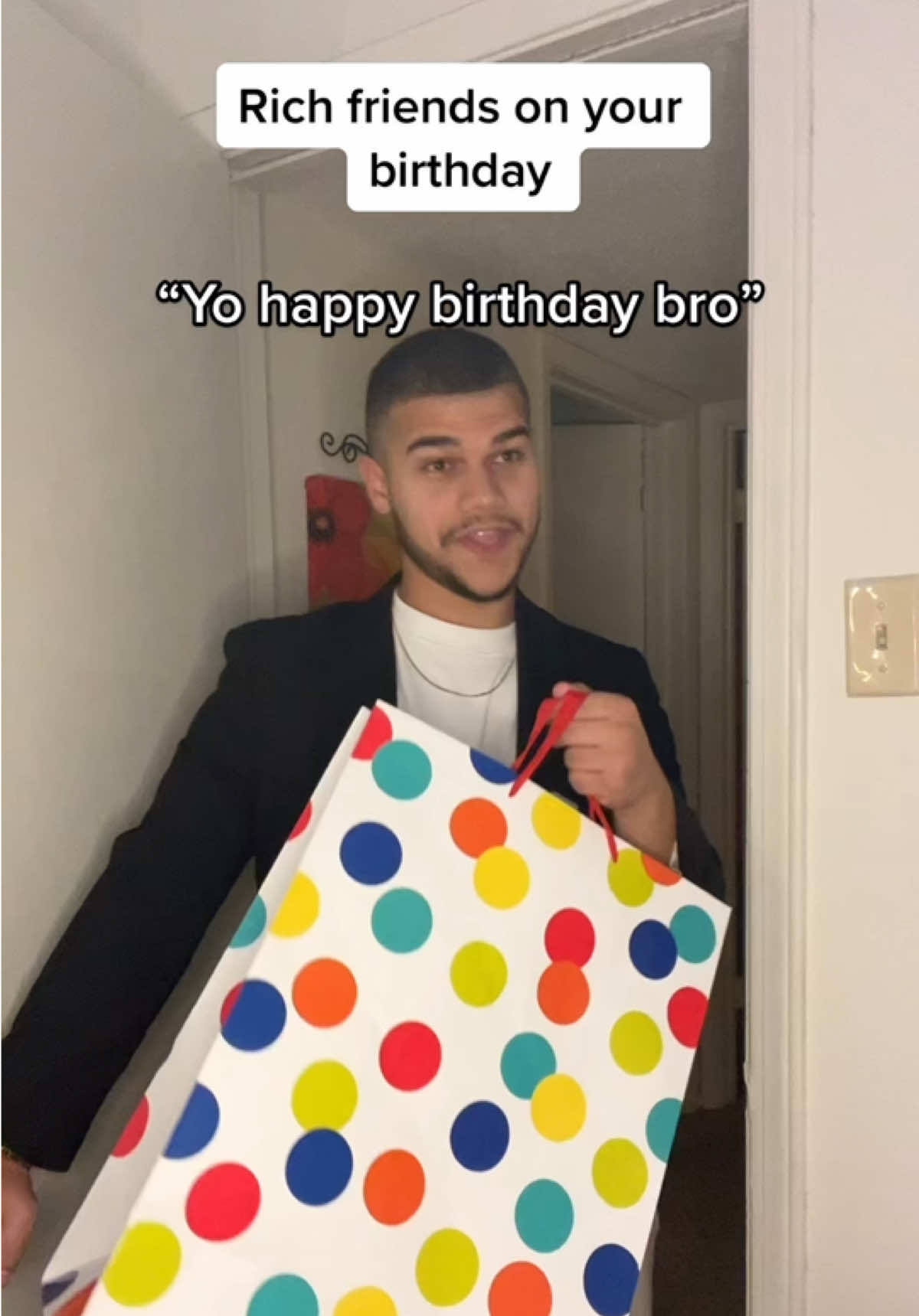 I need a friend like this😭🤣 #fyp #foryou #foryoupage #fypシ #latino 