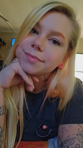 There's something about freshly plucked eyebrows that makes a woman feel unstoppable 🥰 #fentysuperbrandday #LanguageLearning #eyebrows #fyp 