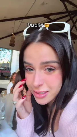 Obvio es por las propinas pero no cuesta nada ser amable con la gente 🤷🏻‍♀️