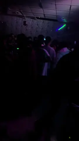 Fiesta para fingir #estadosparawhatsapp #parafingir #discoteca #video_viral 