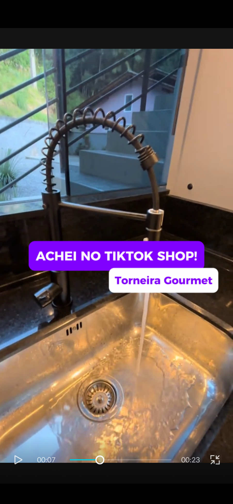 🧼 Essa torneira é pra quem gosta de cozinha prática e com estilo. Ela tem jato duplo, spray extensor e acabamento cromado que transforma a aparência da sua pia.  ——— #TorneiraGourmet #Achadinhos #DecoraçãoCozinha #TikTokShop #OfertasTikTok