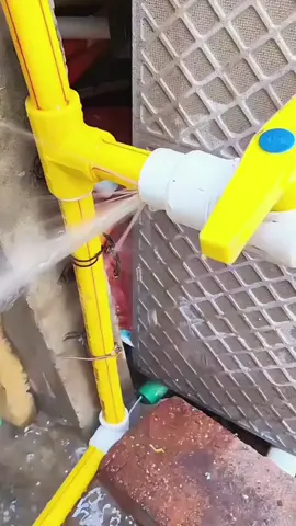 Ferramenta para rosquear tubos internos e externos feita em aço de alta resistência. Ideal para reparos, instalações hidráulicas, conexões elétricas e trabalhos de bricolagem. Possui bordas afiadas que garantem cortes limpos, roscas firmes e precisas, evitando vazamentos e economizando tempo. Compatível com tubos de PVC, PPR, plástico e metal, oferecendo durabilidade, resistência à corrosão e desempenho profissional em qualquer ambiente. #ferramentas #hidráulica #reparos #tubos #bricolagem