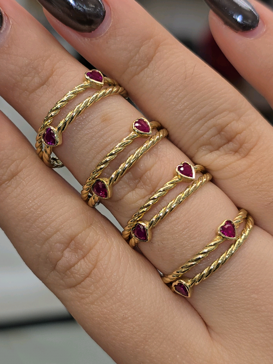@TAMAYOS THE BIG STORE @TAMAYOS THE BIG STORE @TAMAYOS FABRICA DE ORO @tamayoshoustonoficial @tamayosbrownsville #tamayos #oro #giftideas #girls #heartring 